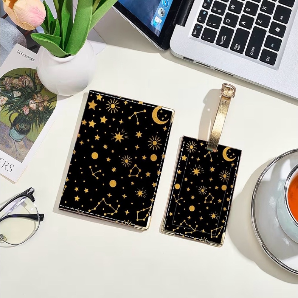 NWOT Moon Stars Galaxy Print Passport Holder & Luggage Tag-Faux Leather - Picture 2 of 4